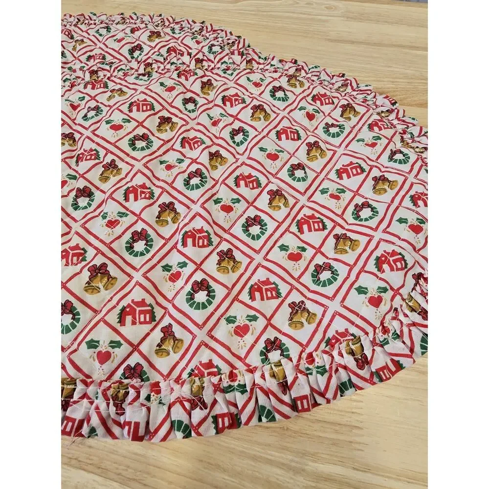 2 Vintage Town & Country Christmas Placemats Quilted Oval Holiday Table Linens